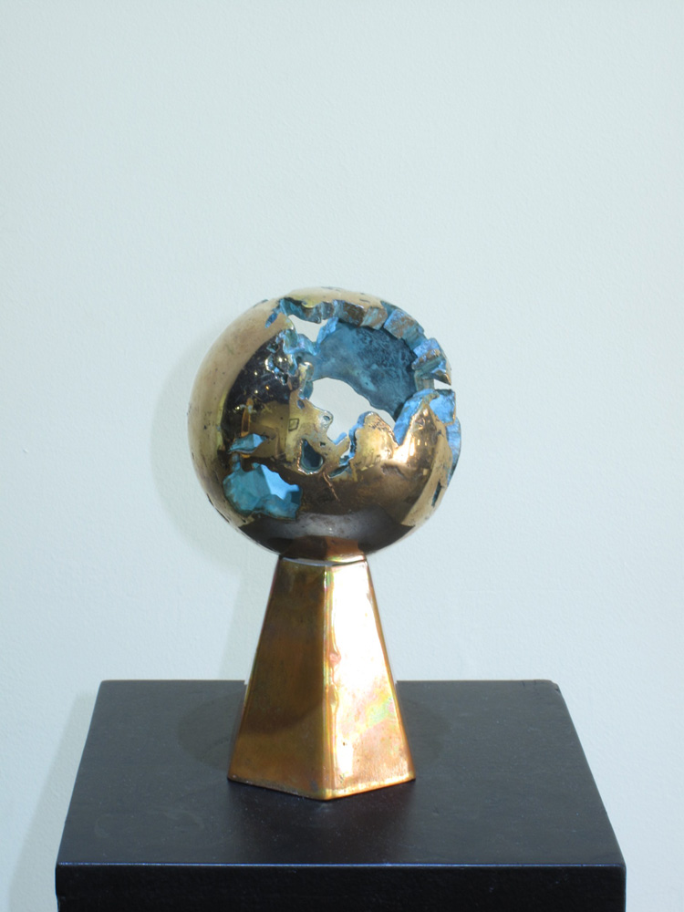 森田太初「反転水球儀」